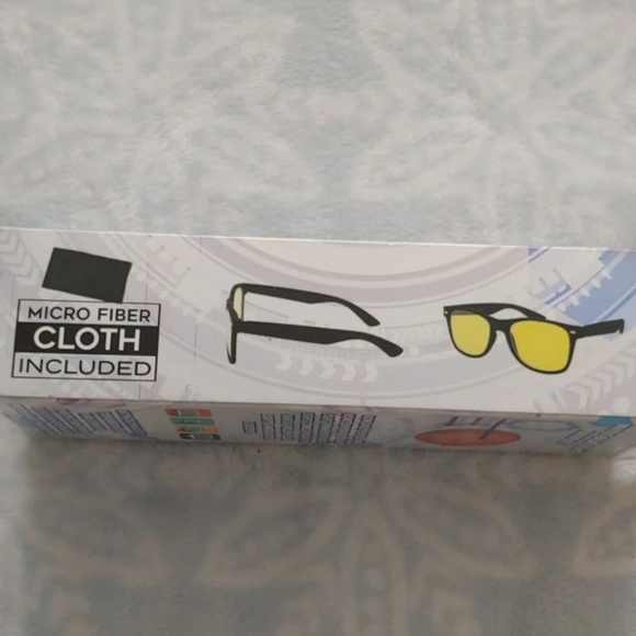 NEW Blue Light Filtering Eyeglasses Cleaning Cloth - Picture 2 of 6